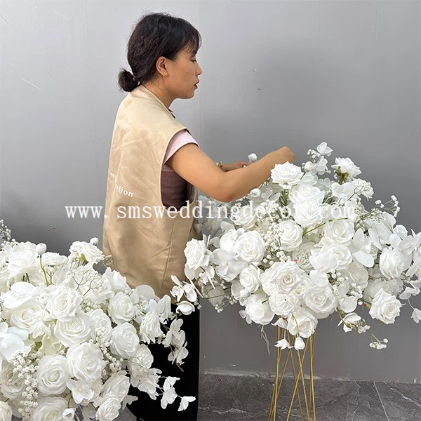 simple floral centerpieces wedding