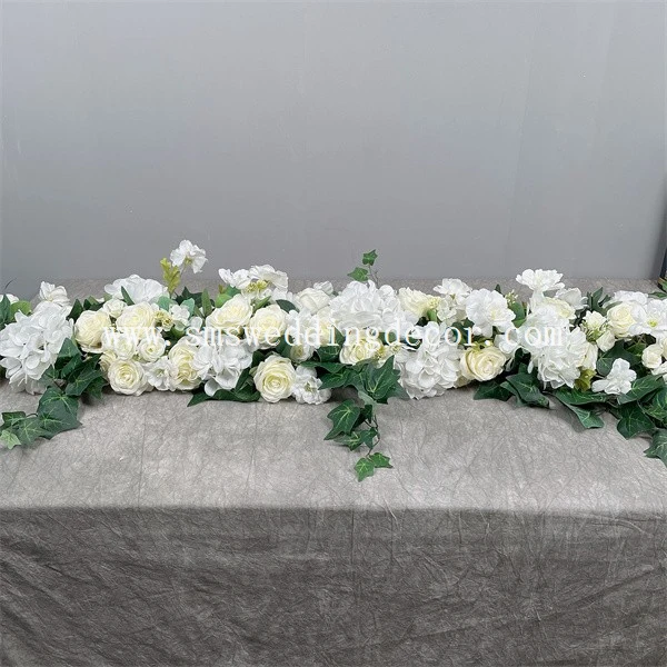flower runner table