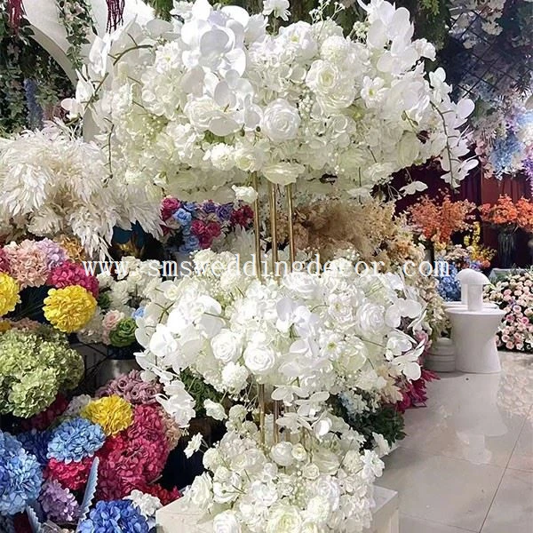 tall flower centerpieces for wedding